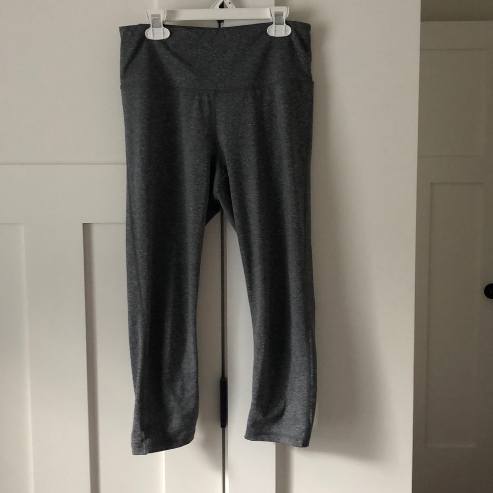 Zella light gray cropped leggings